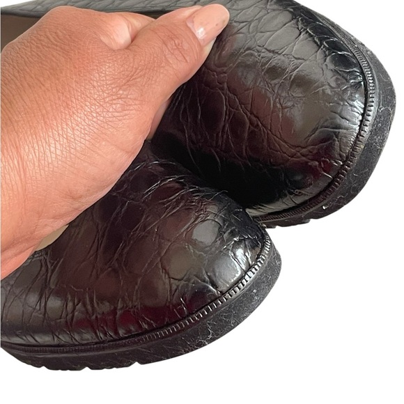 Salvatore Ferragamo Pattened
Black Croc-Effect Leather Block
Heel sz 7.5B - Picture 11 of 14